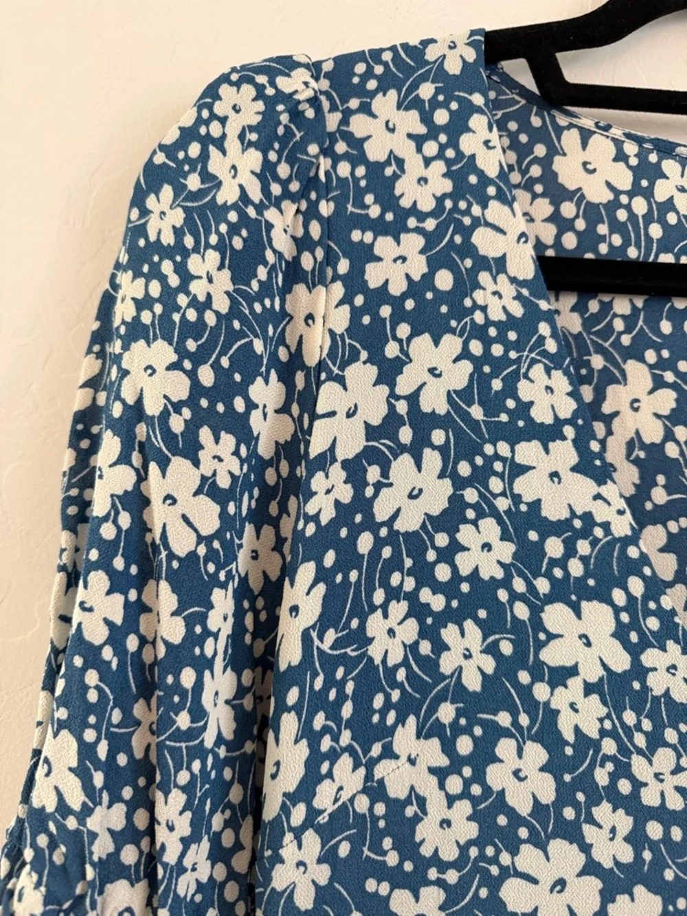 Reformation Blue V-Neck Midi Dress with Side Slit Nantes Mari Floral Ruffle Sz 8 - Picture 5 of 8